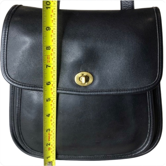 Vintage COACH Black Leather Side Pack Brass Turn Lock Shoulder Bag USA 9979 - Picture 10 of 17